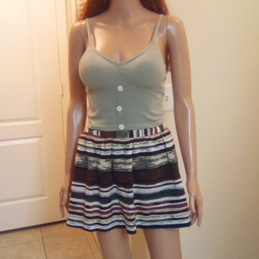 NWOT❤️ 2 Piece outfit, Crop Top, & Skirt with Pockets
